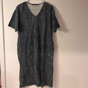 Marimekko X Uniqlo XS dark green & white stripe dress